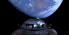 O nouă realizare pentru Elon Musk: Ce s-a întâmplat cu automobilul sport trimis de Tesla în spațiu